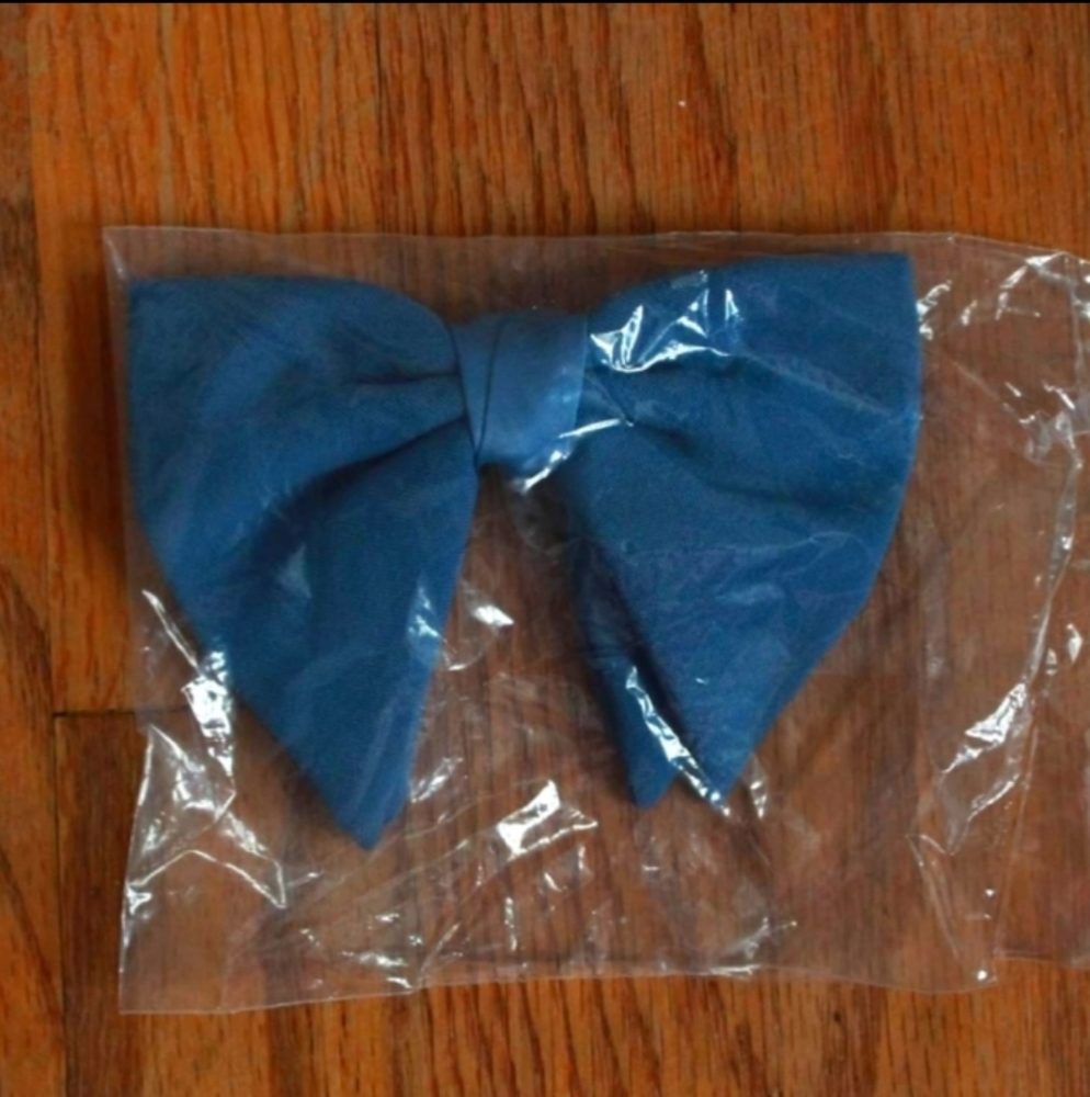 NWOT Vintage Handmade Unisex Clip-On Bow Tie